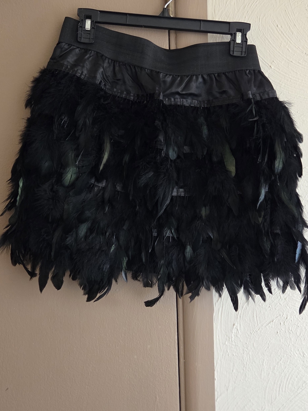 Feather Skirt And Top XL - Picture 5 of 6